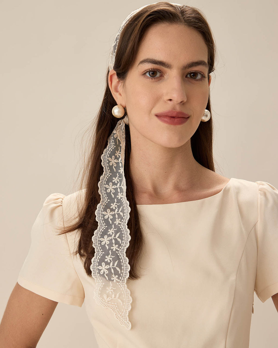 Faixa de cabelo em renda bege - Acessório de cabelo elegante e delicado