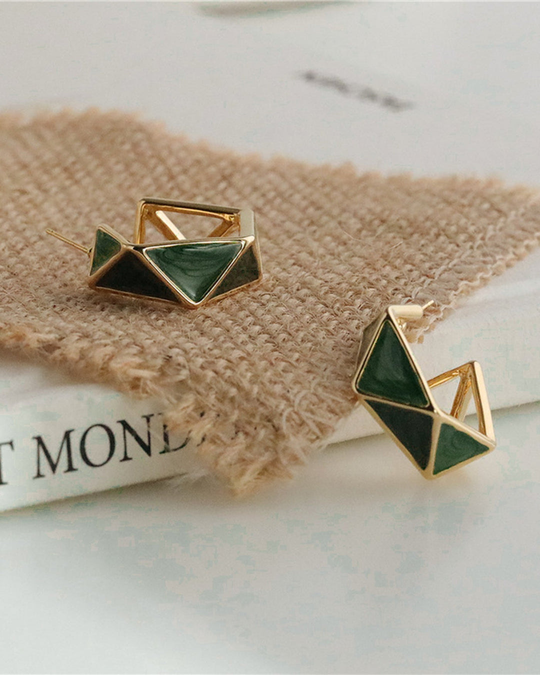 Brincos verdes vibrantes