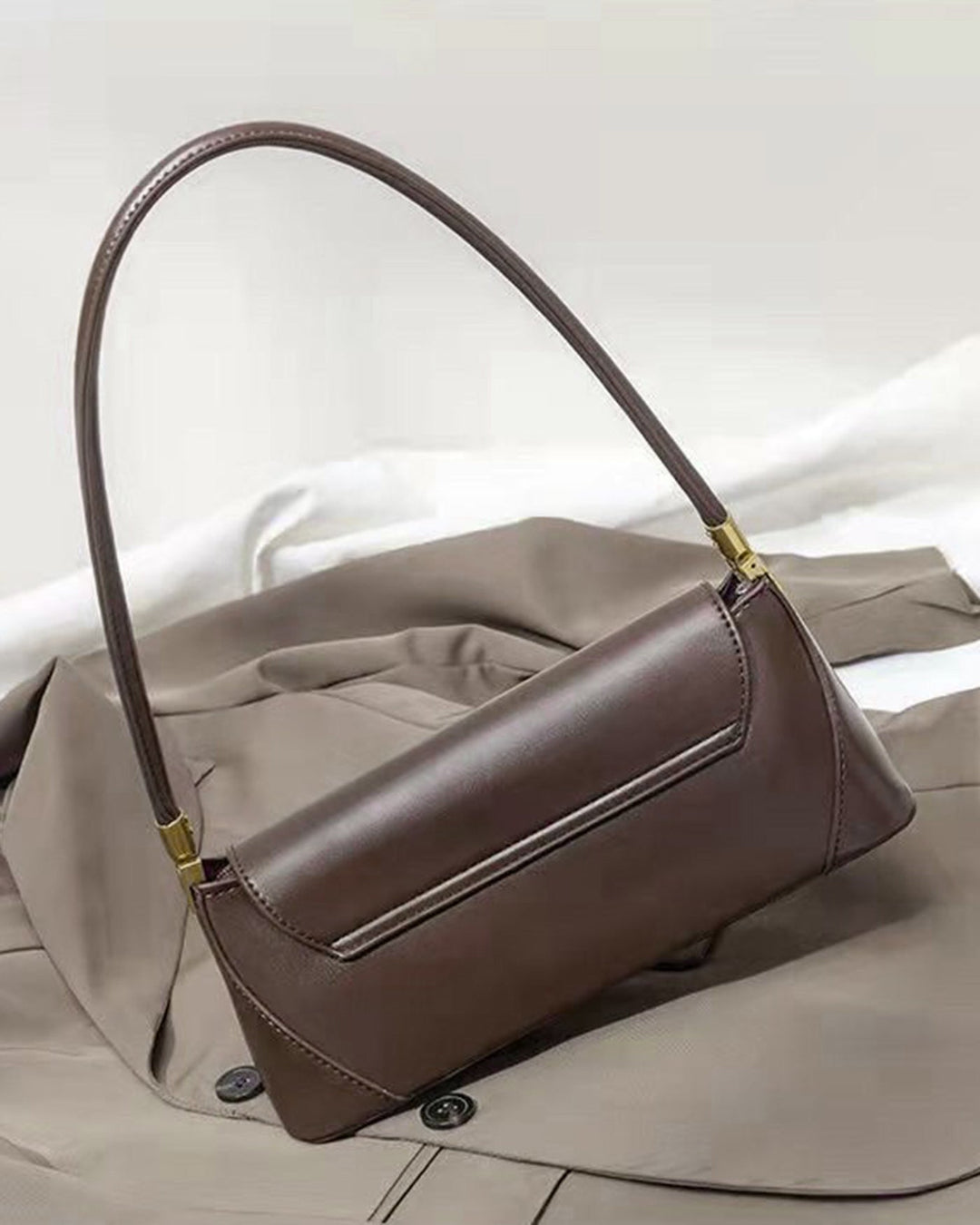 Bolsas de mão elegantes em tom café para o dia a dia