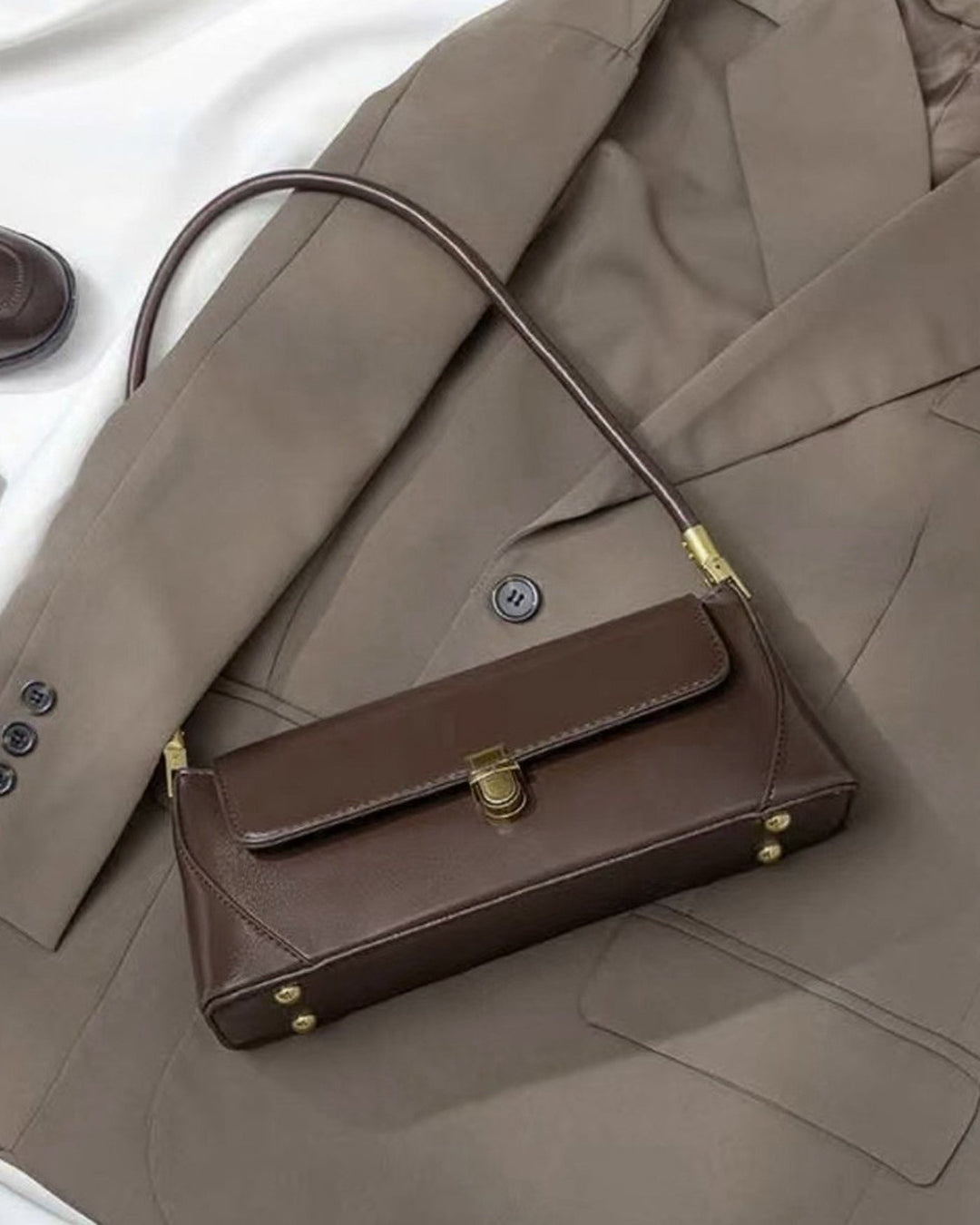 Bolsas de mão elegantes em tom café para o dia a dia