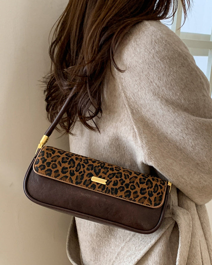 Bolsas de mão castanhas intemporais para o estilo do dia a dia