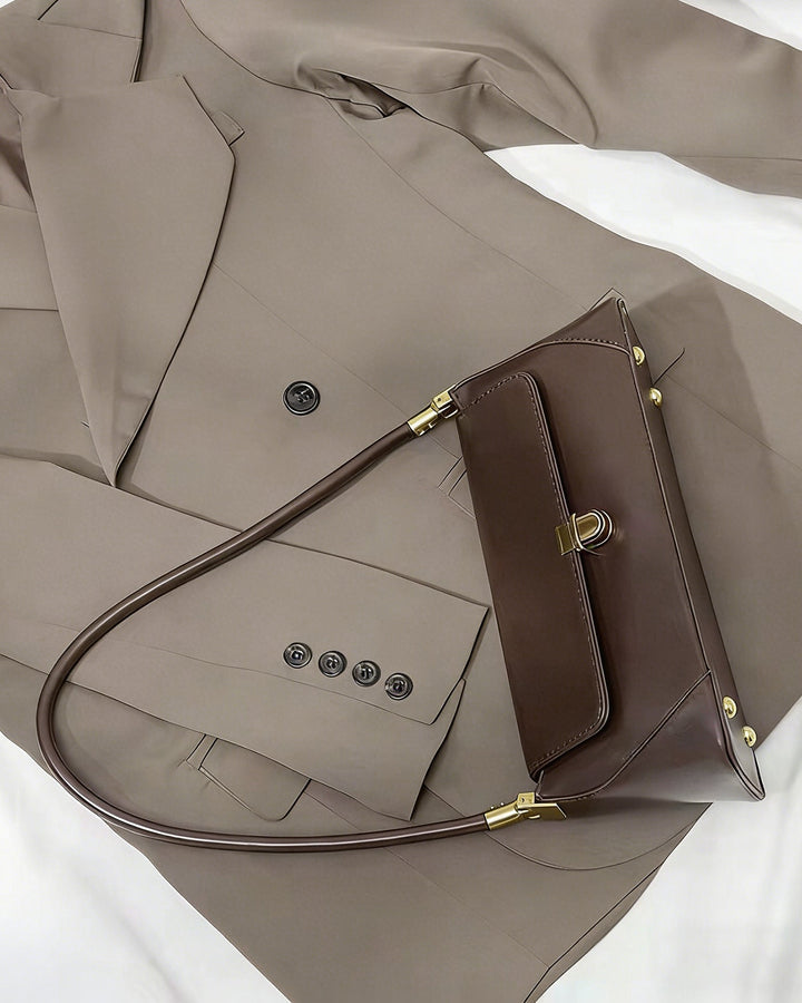 Bolsas de mão elegantes em tom café para o dia a dia