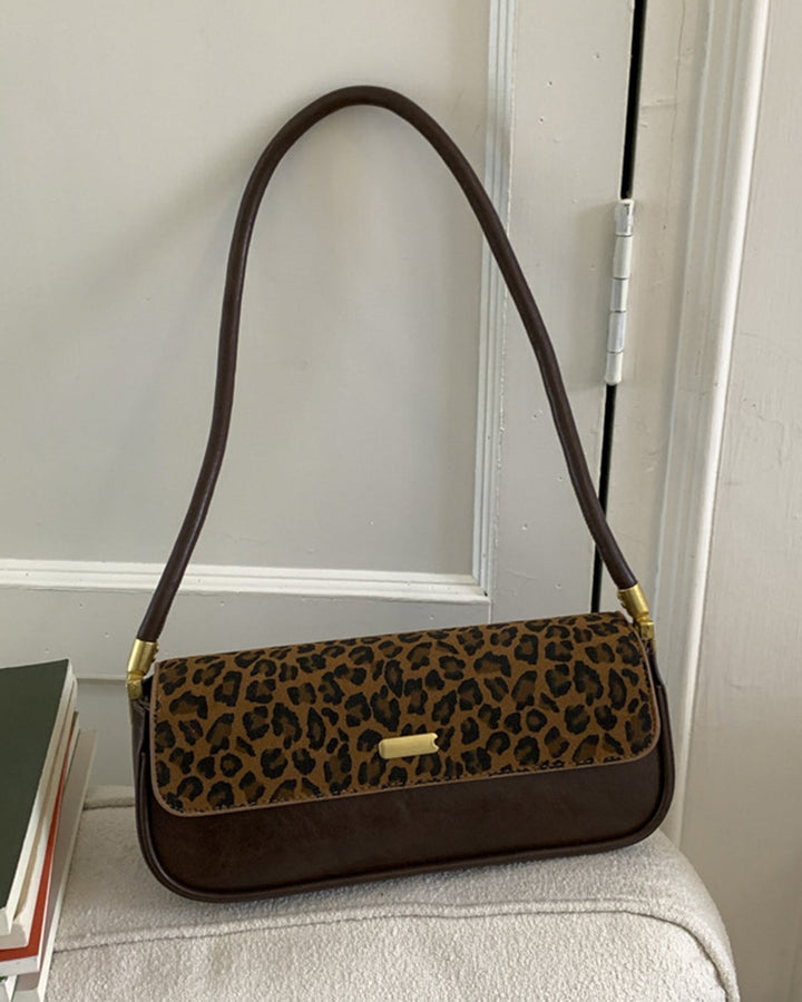 Bolsas de mão castanhas intemporais para o estilo do dia a dia