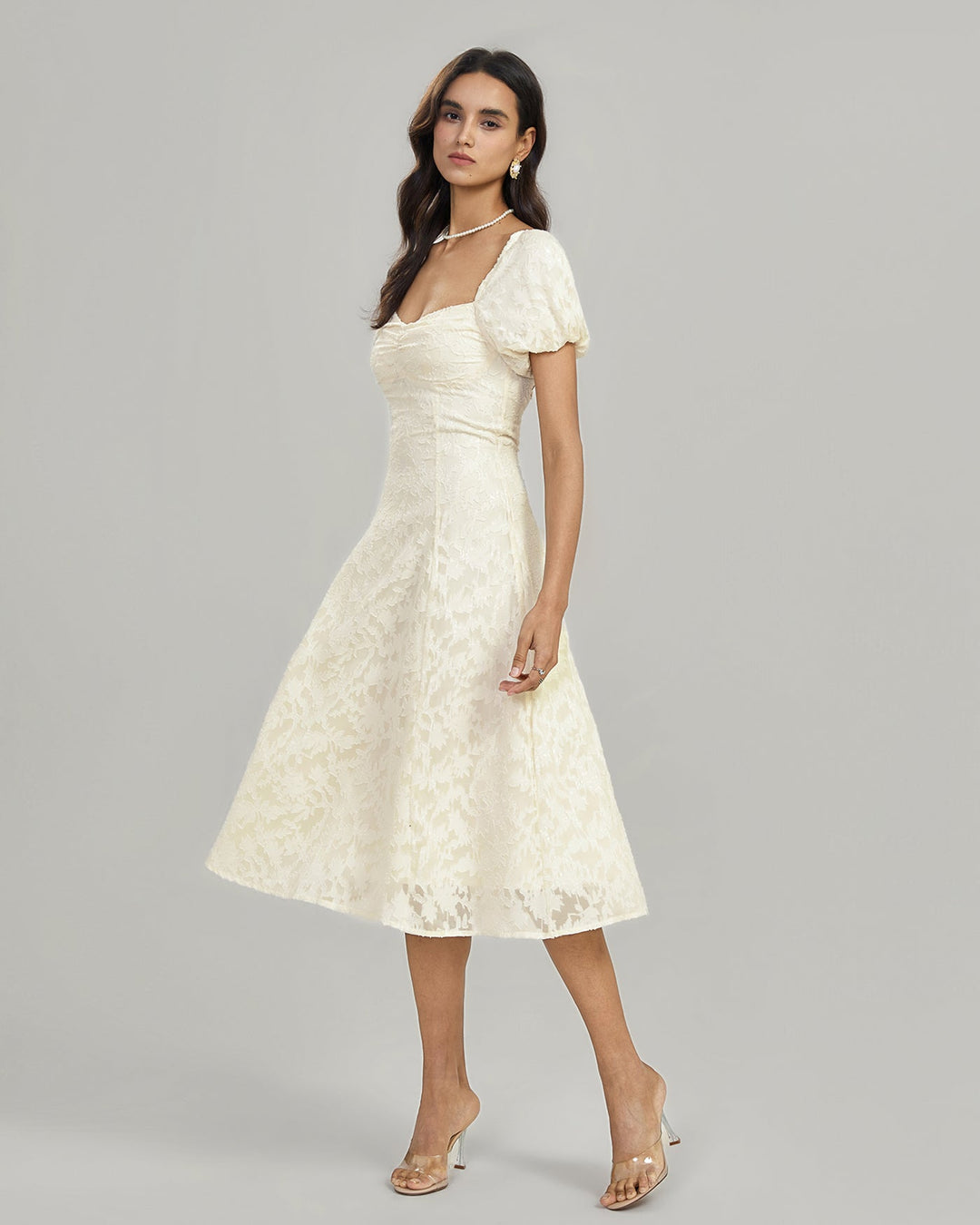 Vestido Midi Jacquard Damasco com Decote Quadrado - Silhueta Elegante e Favorecedora