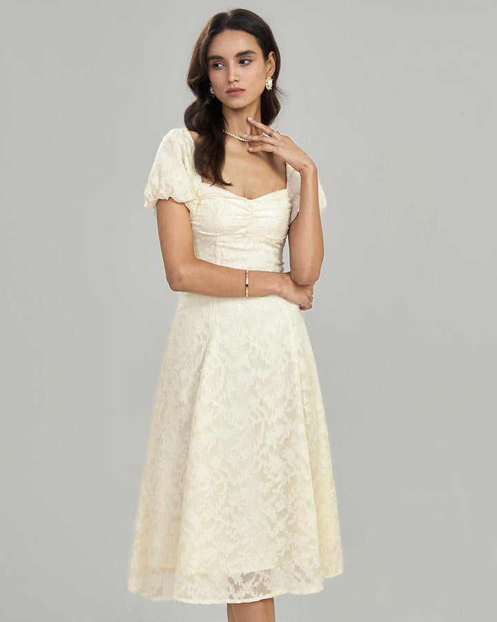 Vestido Midi Jacquard Damasco com Decote Quadrado - Silhueta Elegante e Favorecedora