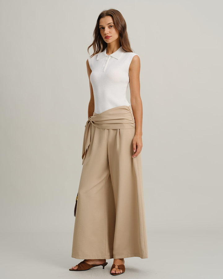 Blusa canelada de malha branca clássica com manga cap