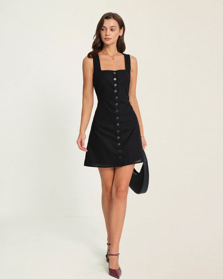Vestido curto preto chique com botões na frente e decote quadrado