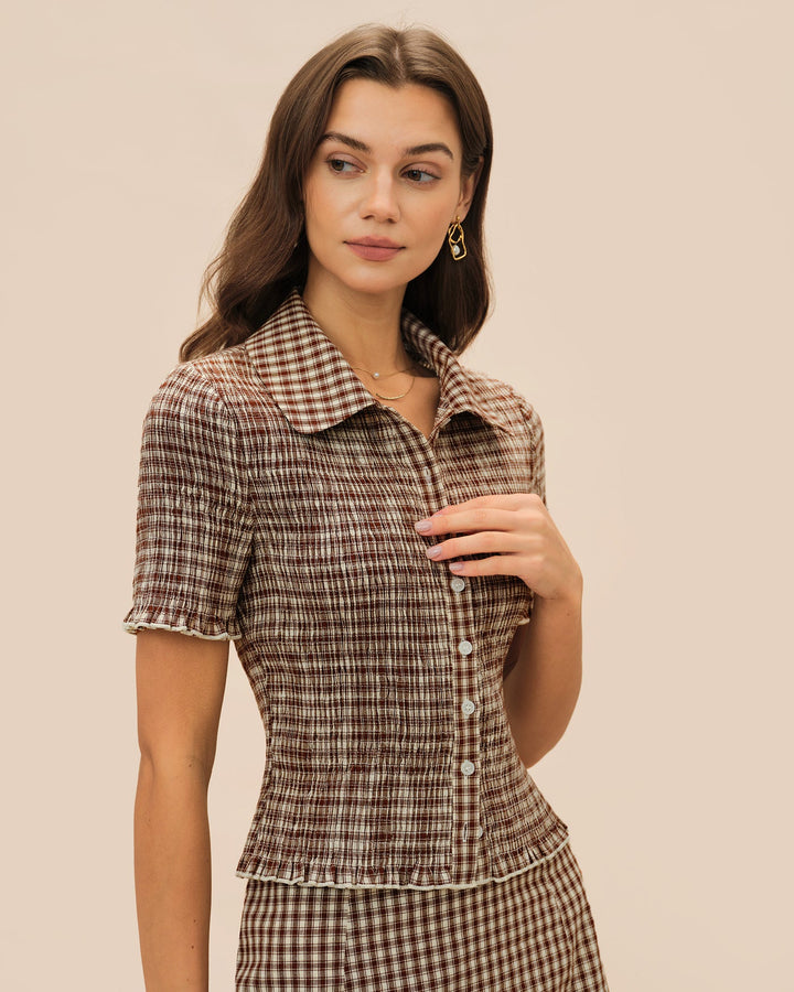Blusa xadrez marrom com gola e botões na frente