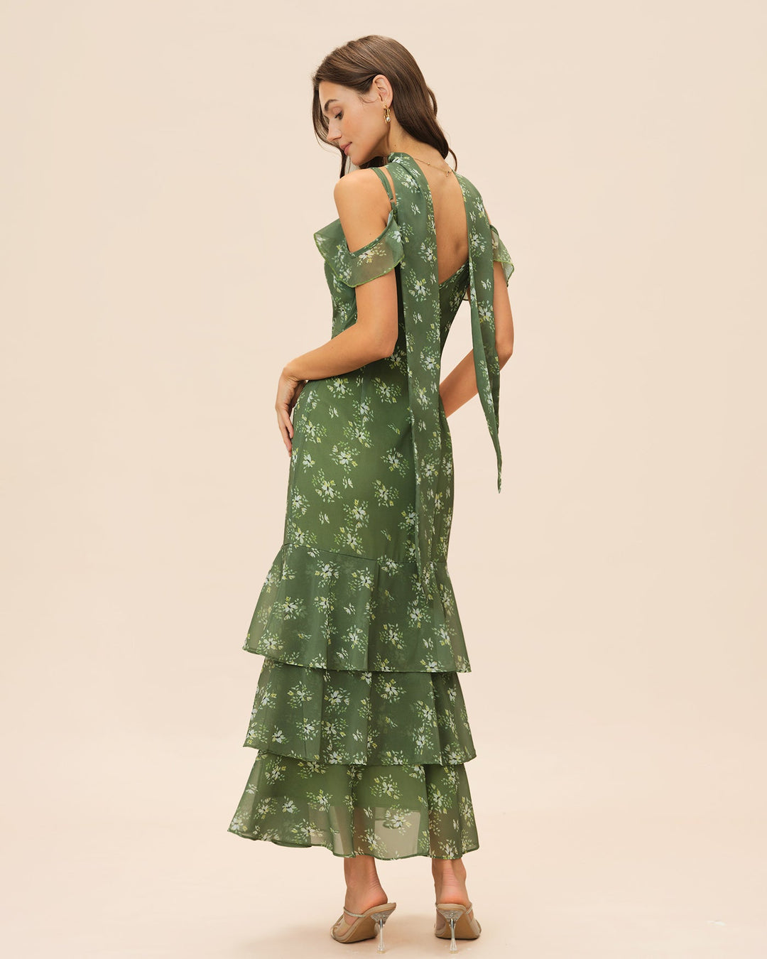 Vestido longo verde esmeralda com decote em V, franzidos e estampa floral - caimento fluido e elegante