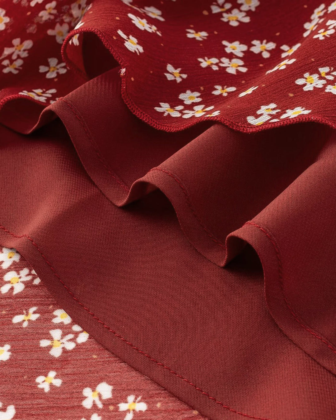 Vestido maxi slip vermelho vibrante com estampa floral