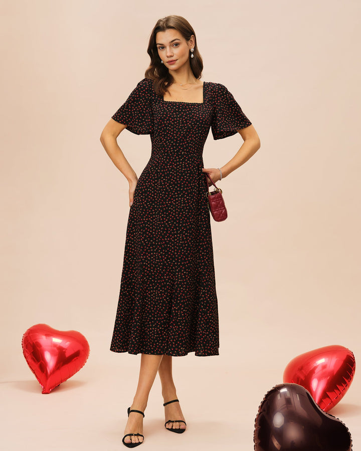 Vestido midi preto com estampa floral, decote quadrado e mangas borboleta