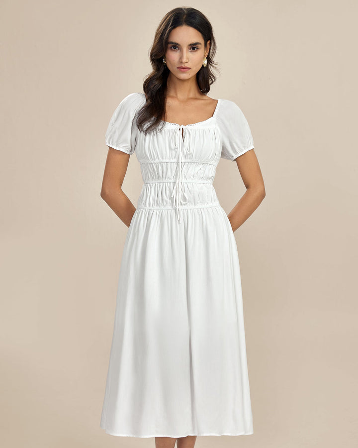 Vestido midi branco elegante com decote quadrado franzido