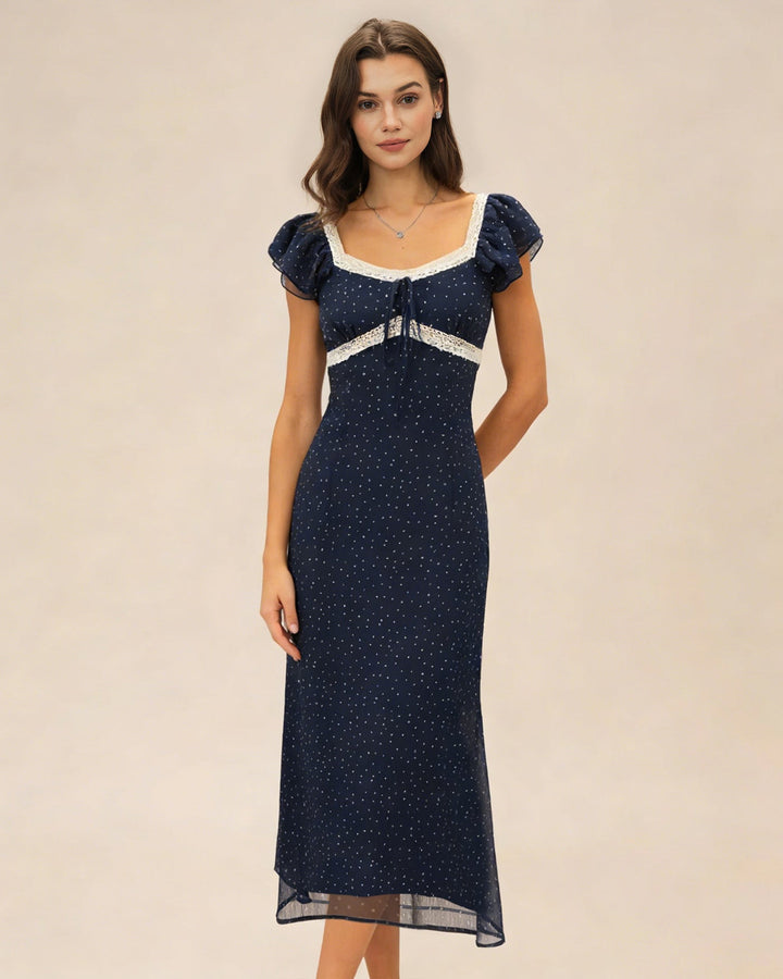 Vestido midi azul de bolinhas com decote quadrado