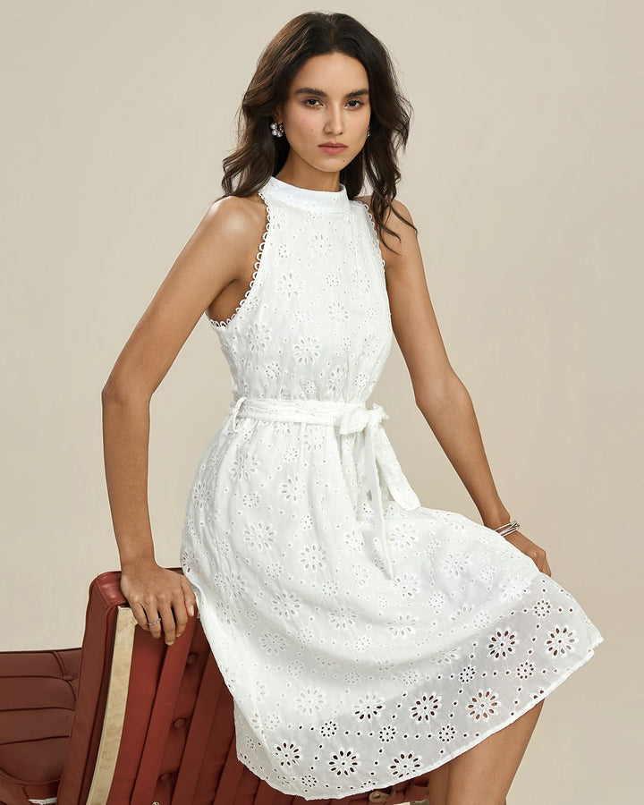 Vestido Midi Branco Texturizado com Estampa Floral – Elegância sem Esforço para Qualquer Ocasião