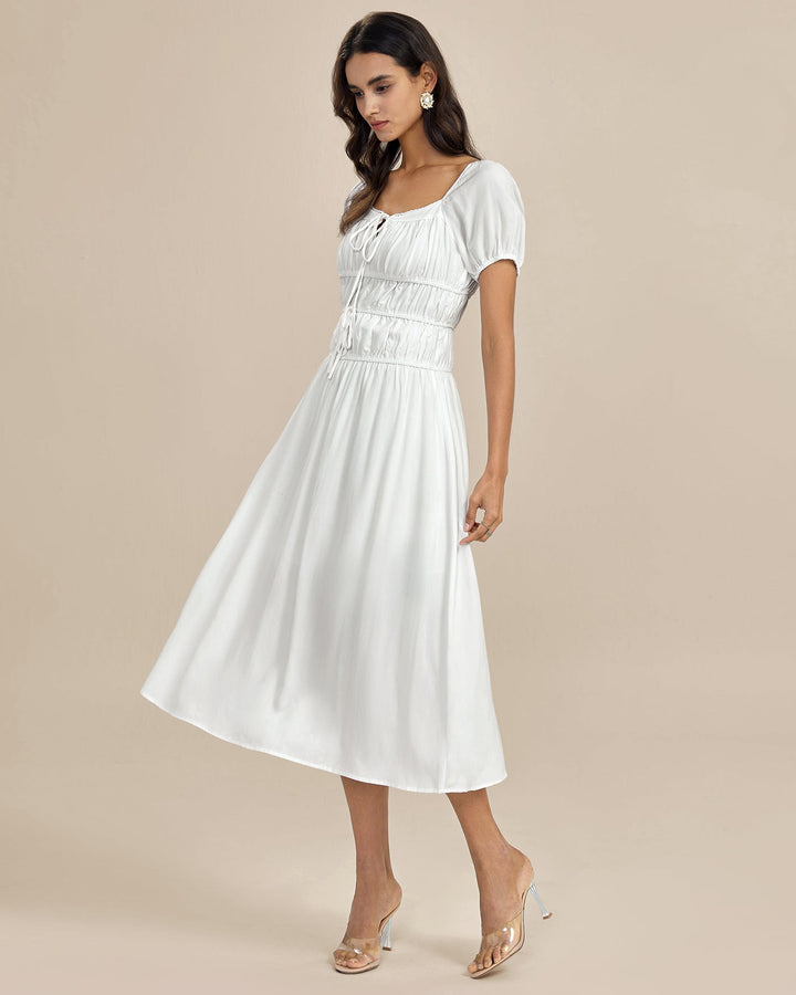 Vestido midi branco elegante com decote quadrado franzido