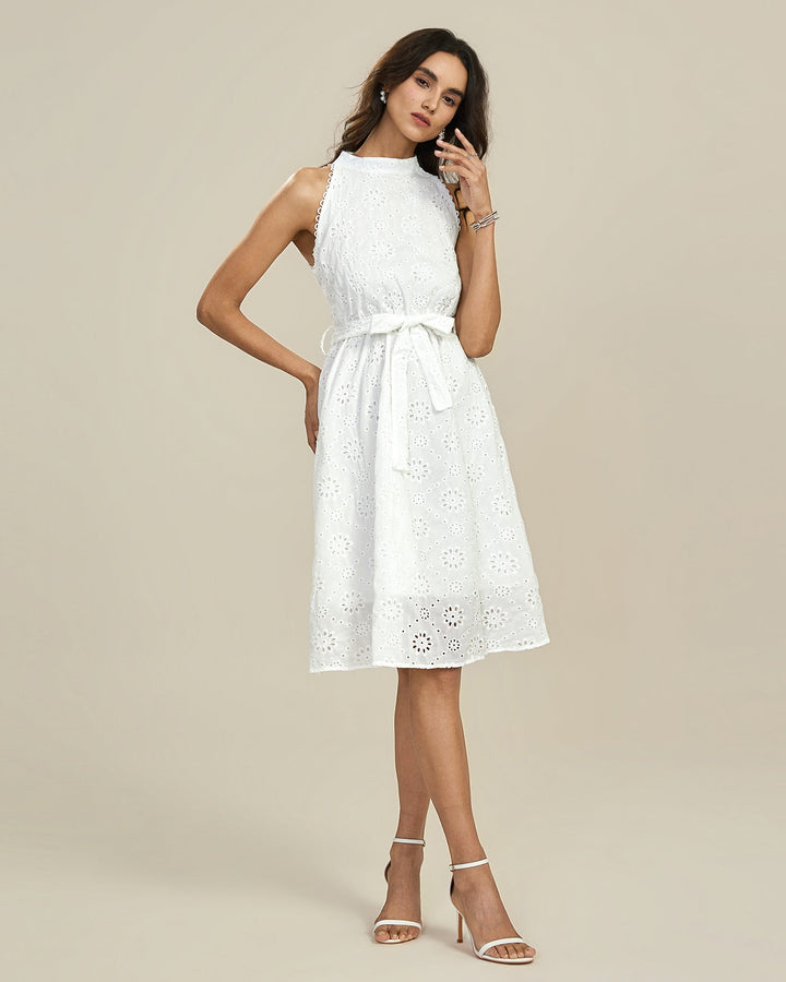 Vestido Midi Branco Texturizado com Estampa Floral – Elegância sem Esforço para Qualquer Ocasião