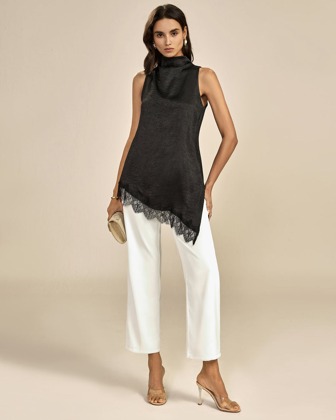 Top sem mangas com renda preta